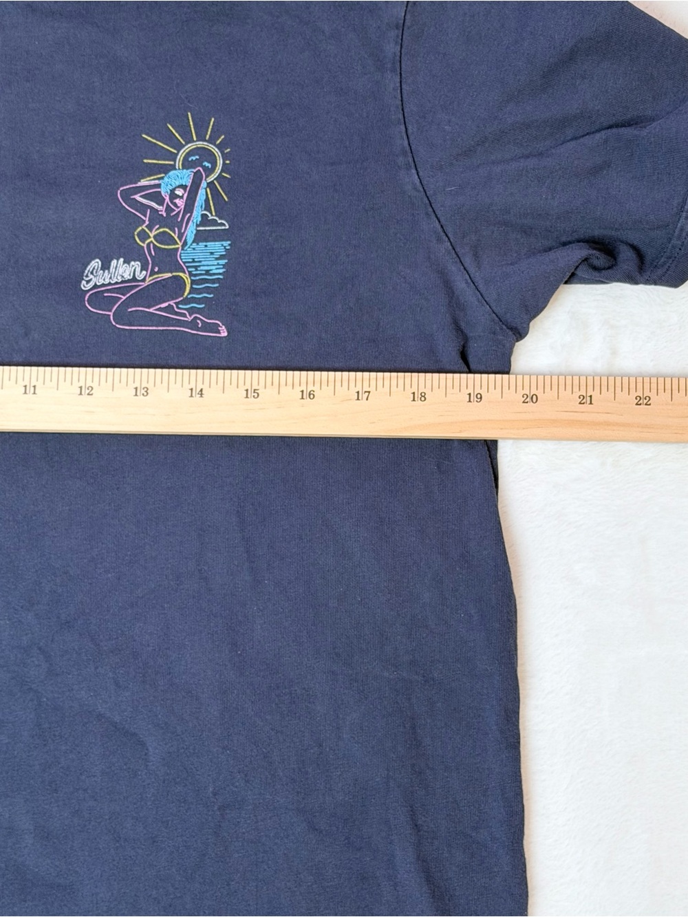 Black‎ Graphic Crewneck Tee - Picture 3 of 7